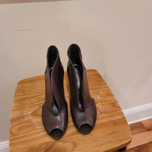 ELLIOTT LUCCA HEELS